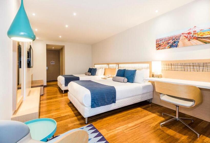 Номер Superior, Cosmos Pacifico