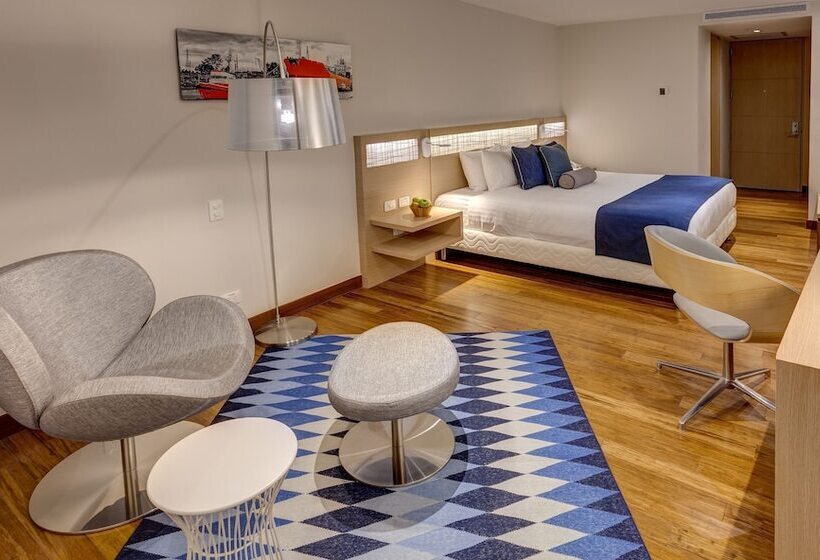 Номер Superior, Cosmos Pacifico