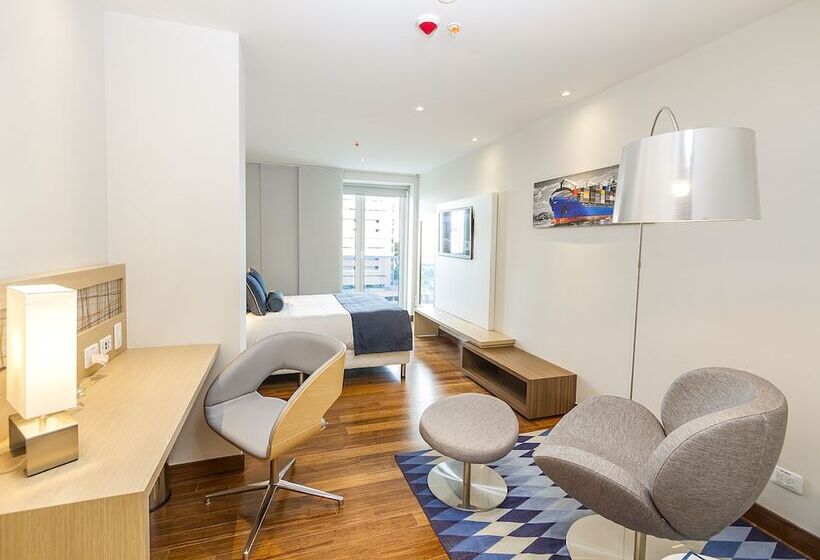 Номер Superior, Cosmos Pacifico