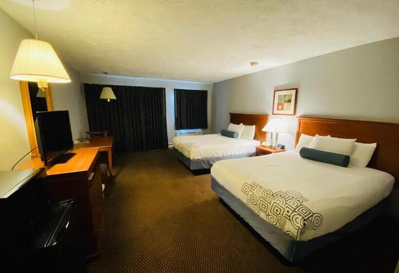 Четырехместный Номер Стандарт, Fleetwood Inn & Suites