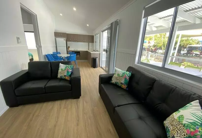 ویلا دلوکس 2 خوابه, Nobby Beach Holiday Village