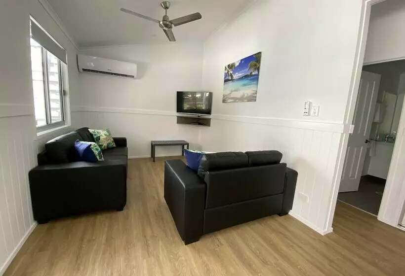 ویلا دلوکس 2 خوابه, Nobby Beach Holiday Village