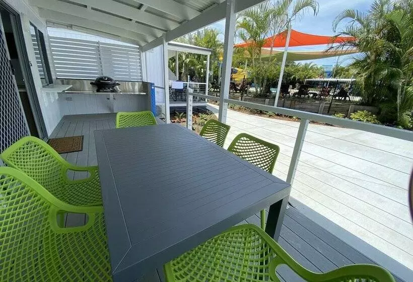 ویلا دلوکس 2 خوابه, Nobby Beach Holiday Village