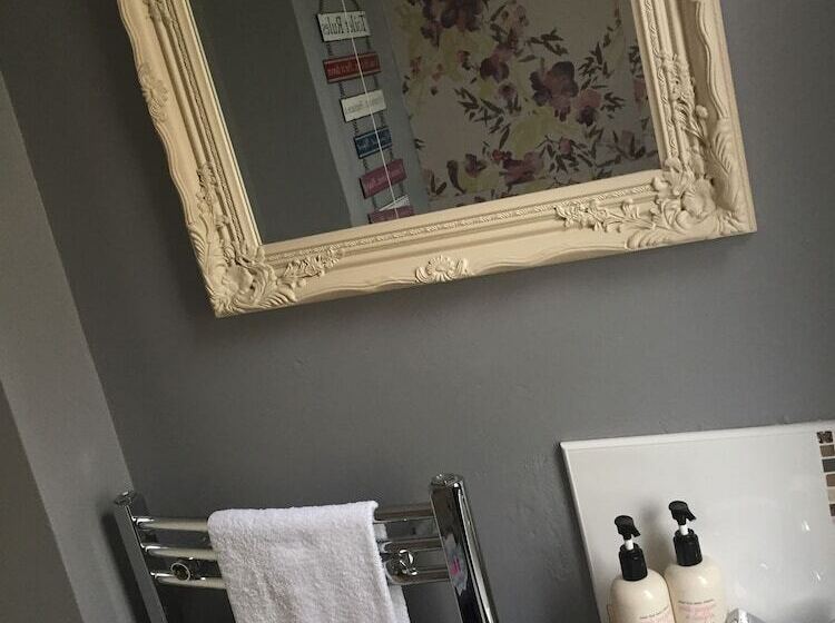 バス共有のスタンダードルーム, Phantele Bed And Breakfast