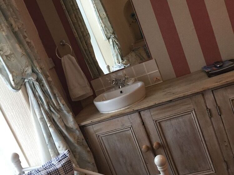 バス共有のスタンダードルーム, Phantele Bed And Breakfast