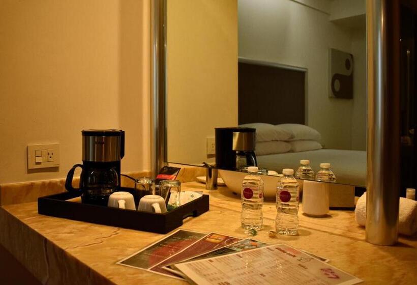 キングサイズベッドのスイートルーム, Ramada By Wyndham Mexico City Santa Fe