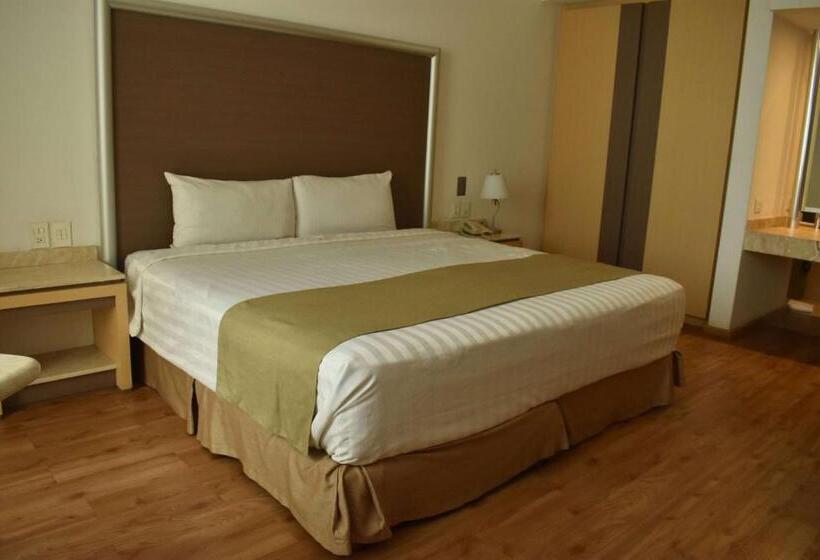 キングサイズベッドのスイートルーム, Ramada By Wyndham Mexico City Santa Fe