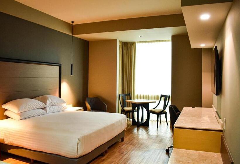 キングサイズベッドのスタンダードルーム, Ramada By Wyndham Mexico City Santa Fe