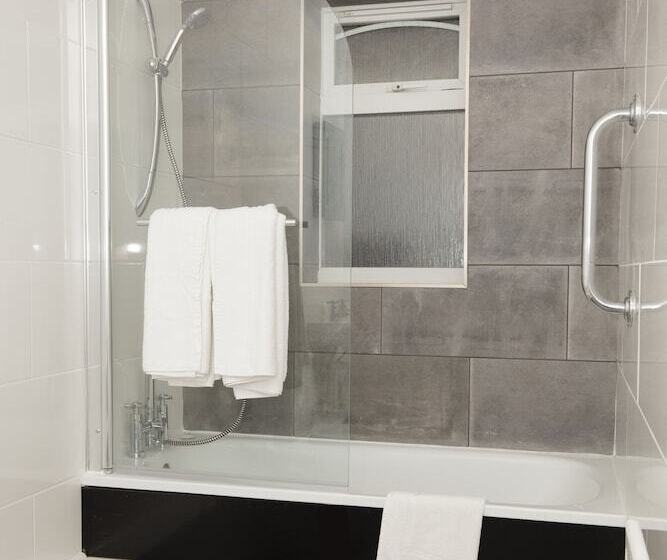 חדר סטנדרט, The Angel