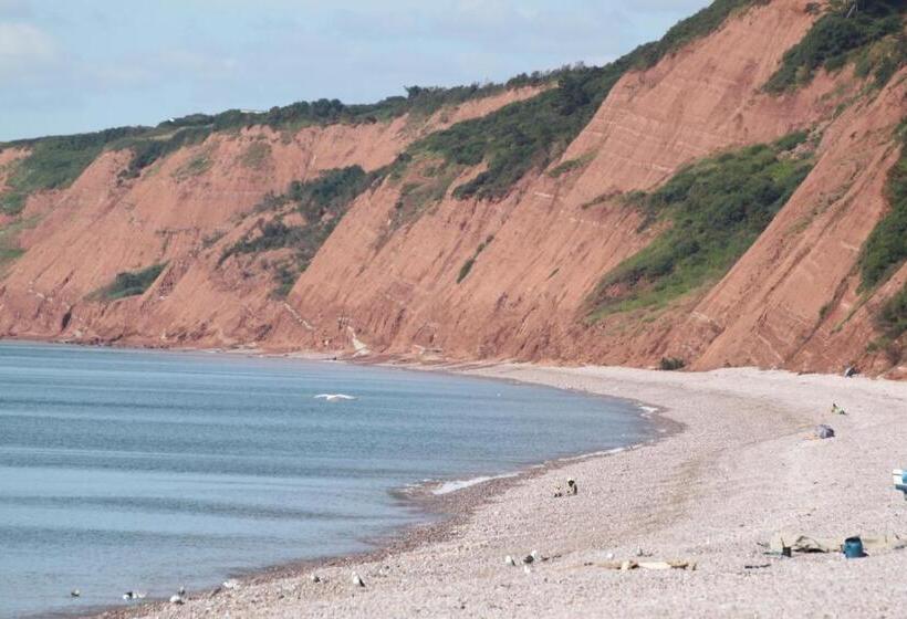 חדר דלוקס צדדי נוף לים, The Long Range