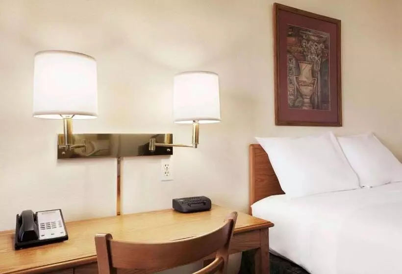 Standard-huone King-vuode, Travelodge By Wyndham Vaughn
