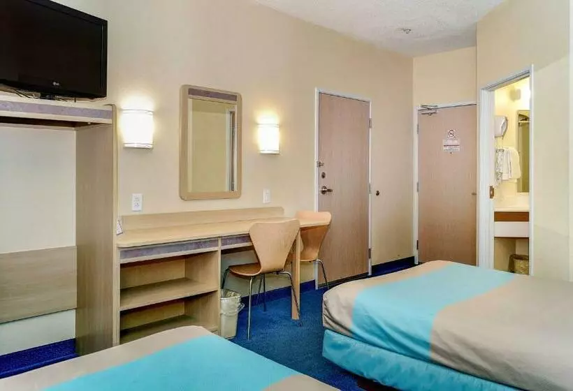 スタンダード４人部屋, Motel 6peterborough, On