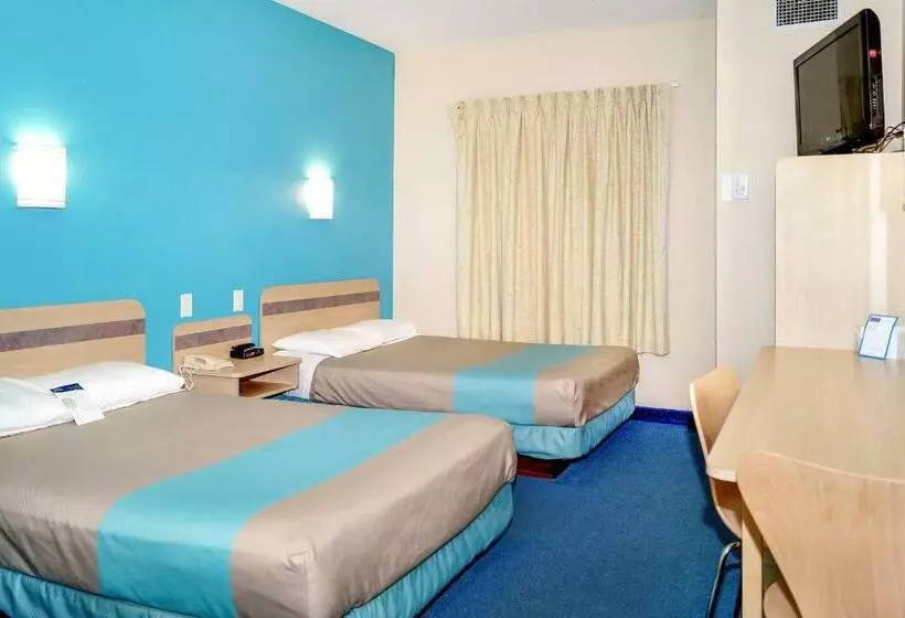 スタンダード４人部屋, Motel 6peterborough, On