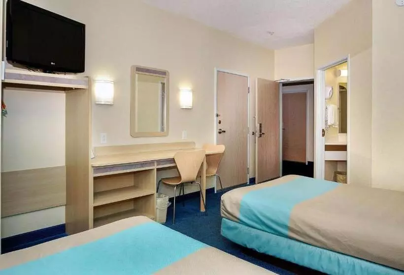 デラックスの４人部屋, Motel 6peterborough, On