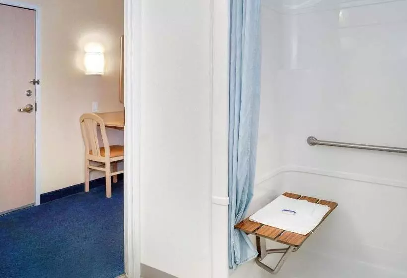 身障者適用スタンダードルーム, Motel 6peterborough, On