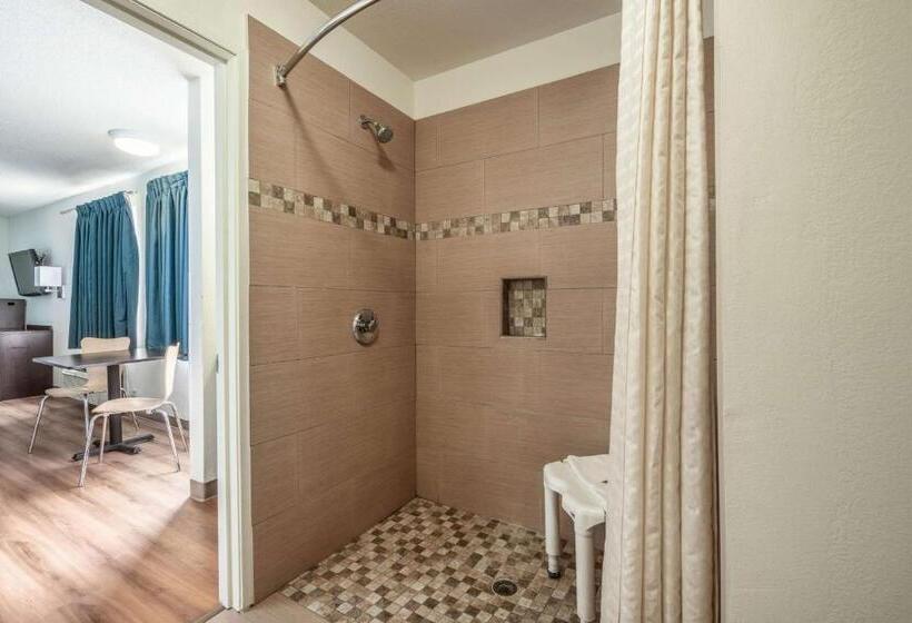 غرفة قياسية سرير كينج لذوى الإحتياجات الخاصة, Motel 6 Rocky Mount, Nc