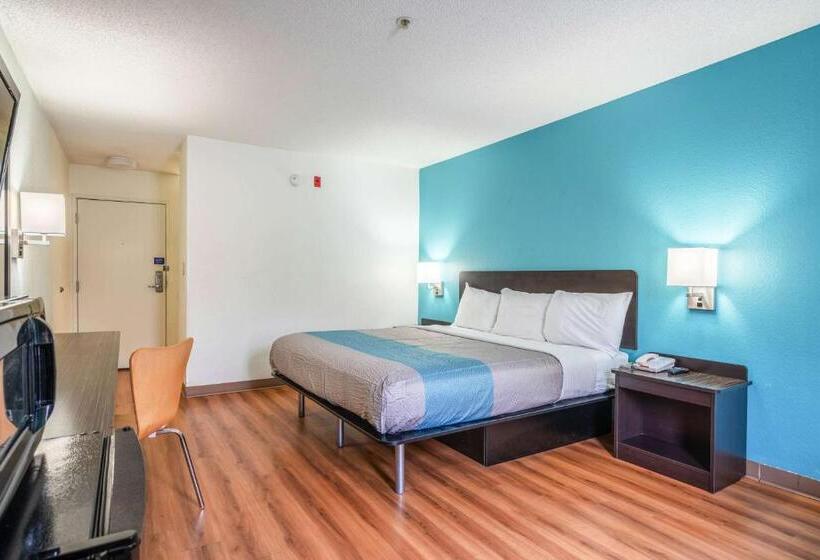 Номер Стандарт Кровать Кинг Адаптированный для Инвалидов, Motel 6 Rocky Mount, Nc