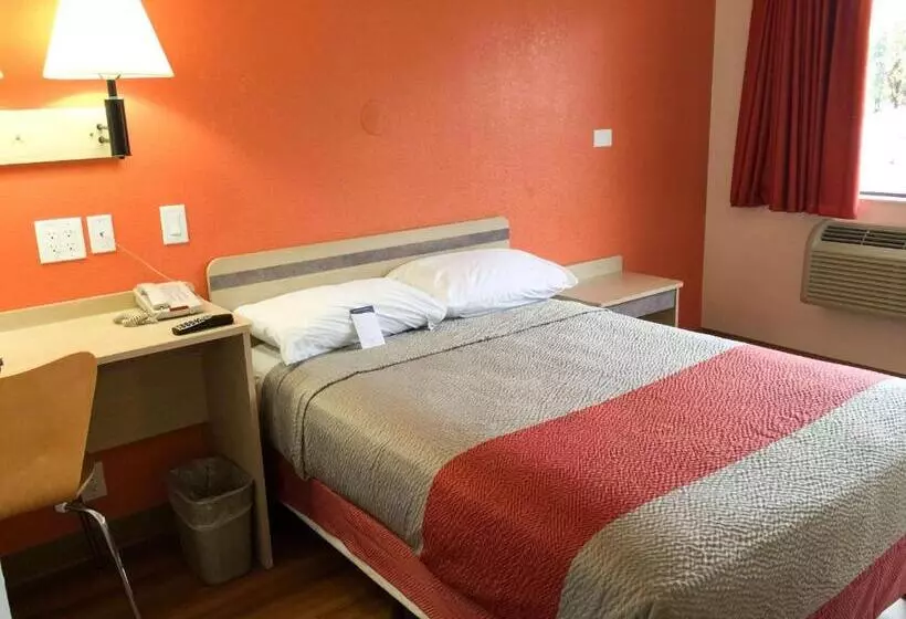 身障者適用スタンダードルーム, Motel 6roseville, Mn  Minneapolis North