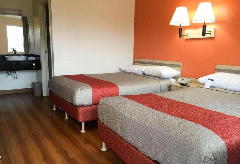 غرفة قياسية رباعية, Motel 6roseville, Mn  Minneapolis North