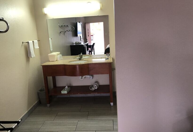 デラックスルーム, Crossroads Inn