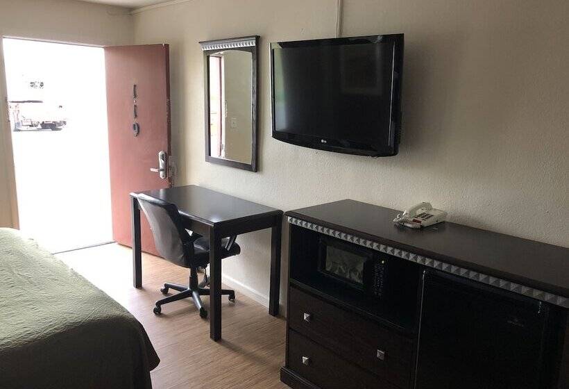 Номер Deluxe, Crossroads Inn