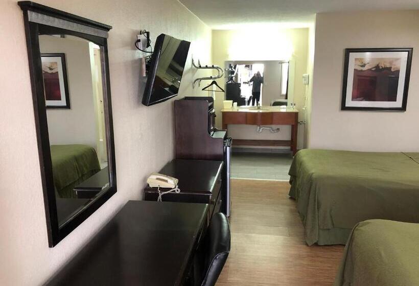 Номер Стандарт 2 Двуспальные Кровати, Crossroads Inn