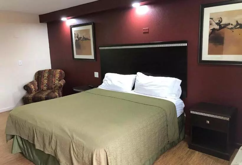 キングサイズベッドのスタンダードルーム, Crossroads Inn
