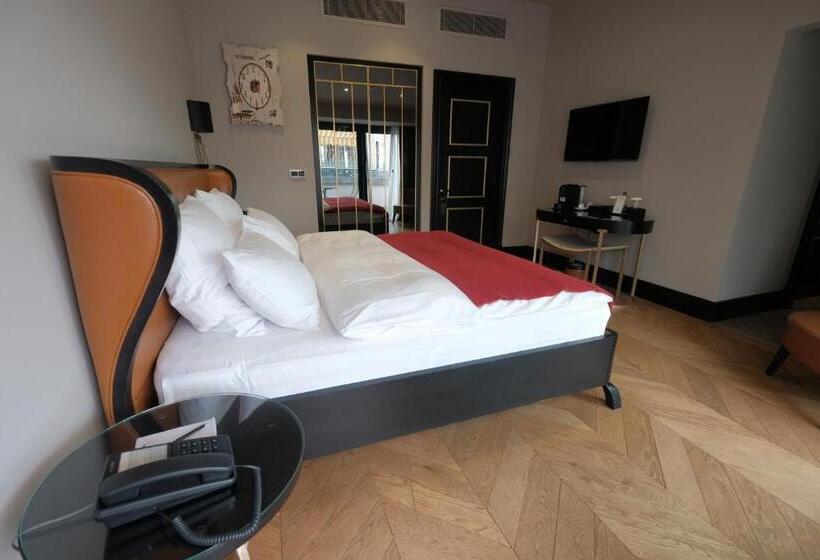 Superior Room Side Sea View