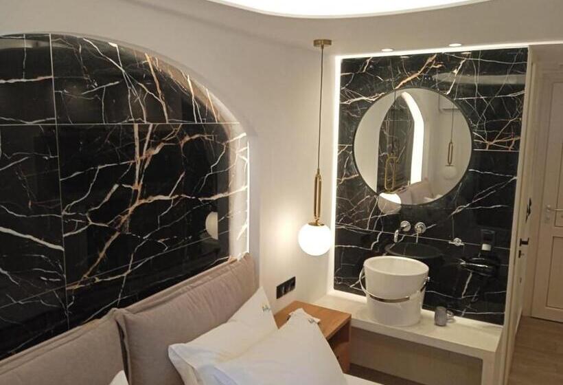 Standard Studio, Acti Plaka