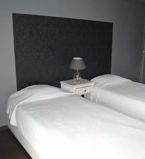 اتاق استاندارد با سرویس بهداشتی مشترک, Wallis São Bento