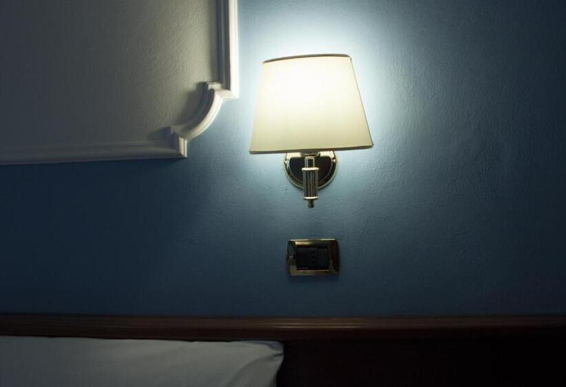 חדר סטנדרטי לחמישה אנשים, Clara Domus