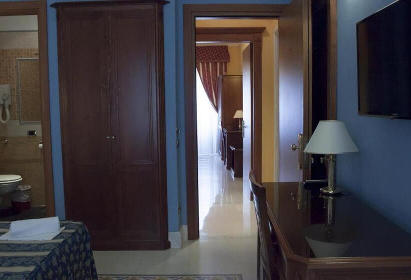 חדר סטנדרט לארבעה, Clara Domus