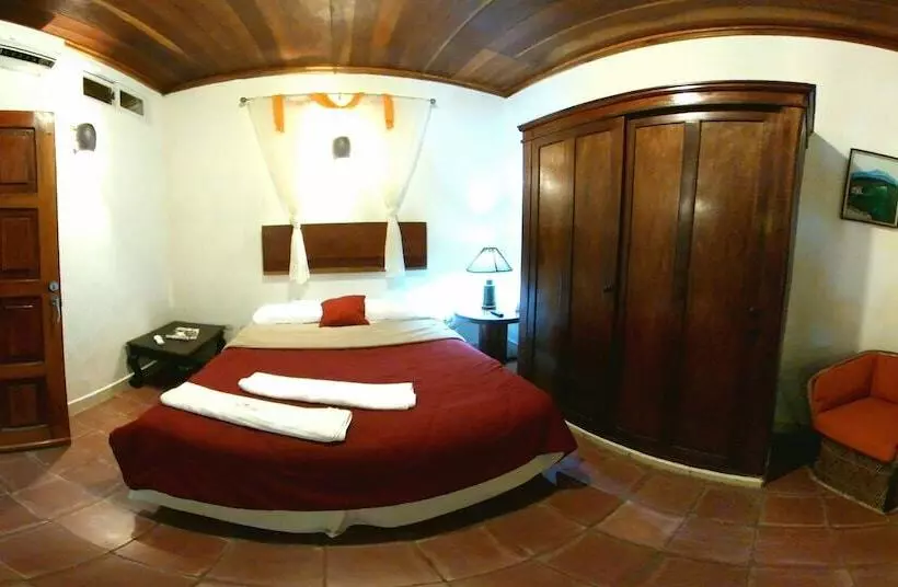 اتاق لوکس, Antigua Estación Granada