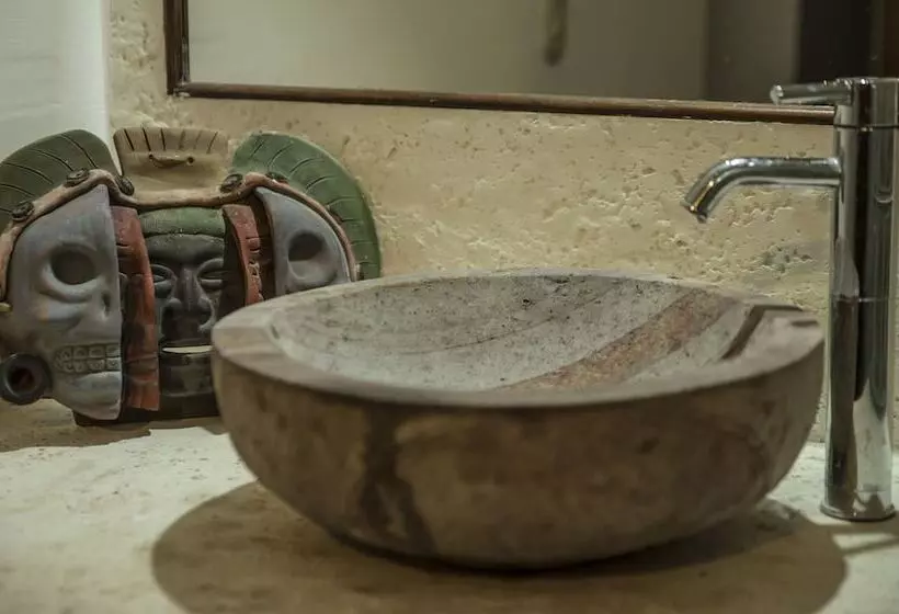 اتاق استاندارد چهار تخته, Antigua Estación Granada