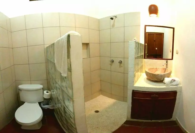 اتاق استاندارد سه نفره, Antigua Estación Granada