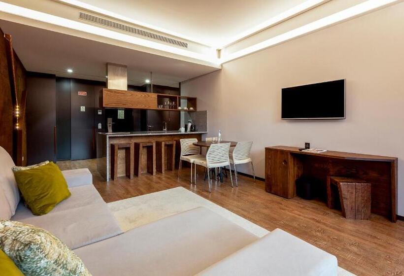 패밀리 아파트, Aqua Village, Health Resort