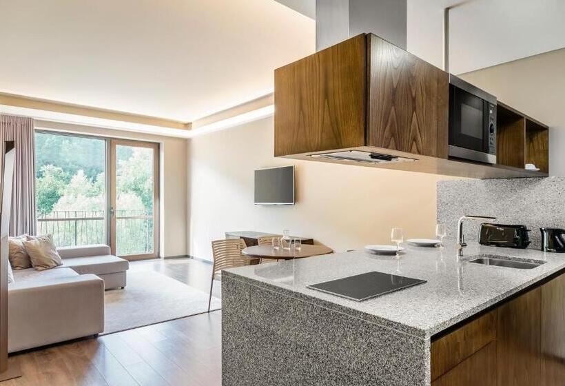 패밀리 아파트, Aqua Village, Health Resort