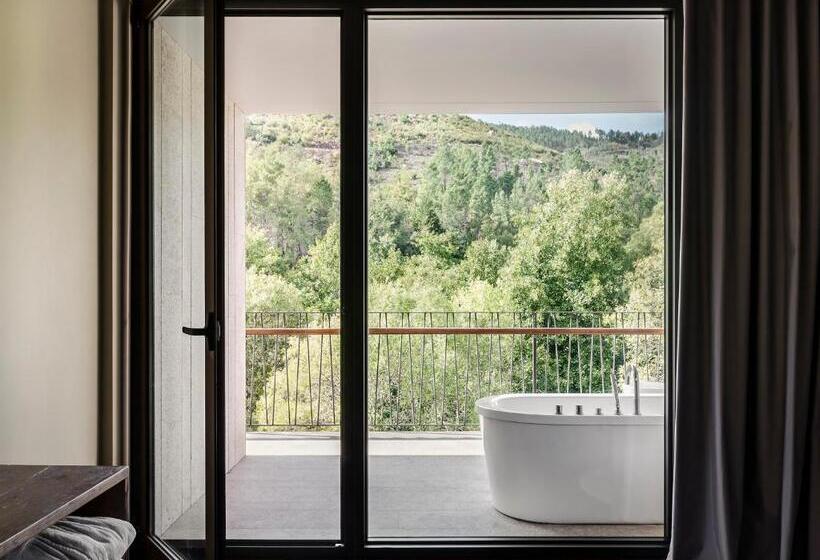 스위트 킹사이즈 침대, Aqua Village, Health Resort