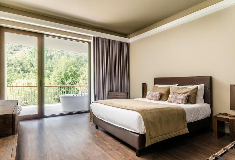 스위트 킹사이즈 침대, Aqua Village, Health Resort