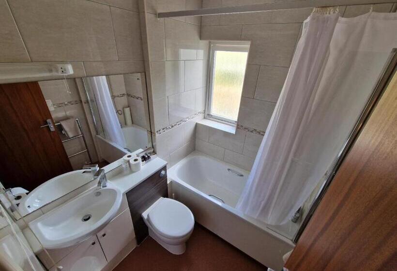 غرفة قياسية, Grange Lodge