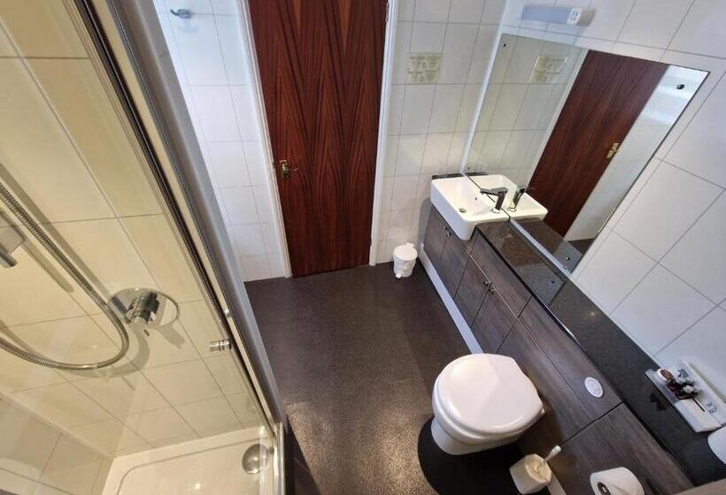 غرفة قياسية فردية, Grange Lodge