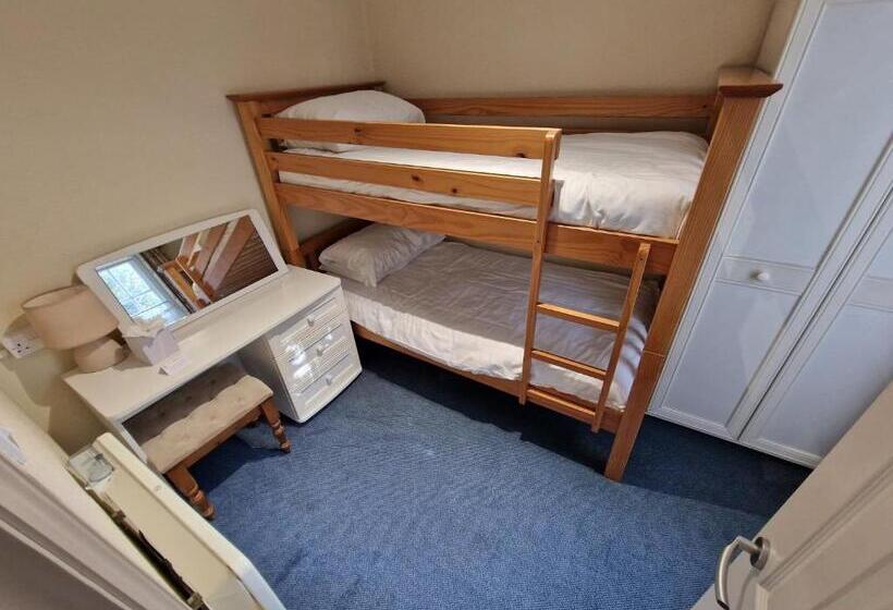 패밀리 룸, Grange Lodge