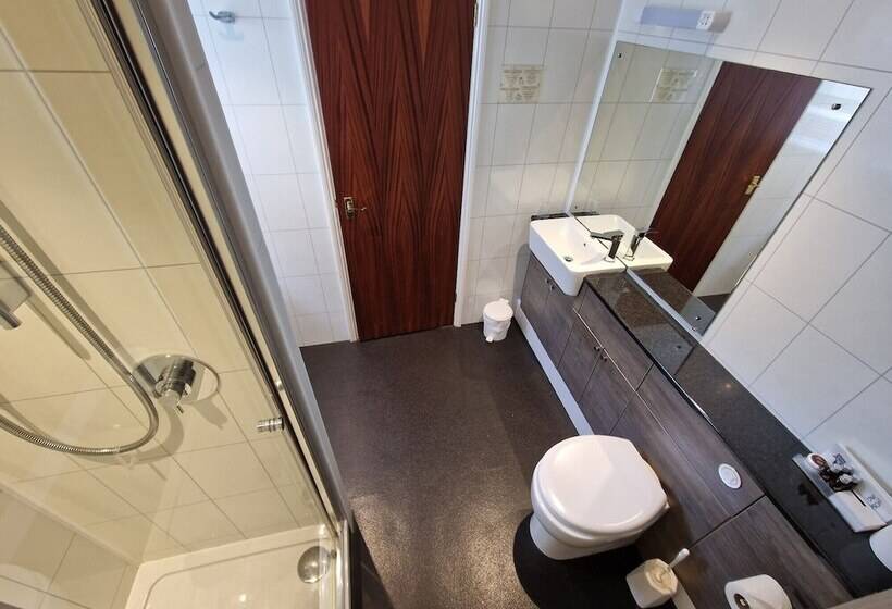 غرفة قياسية فردية, Grange Lodge