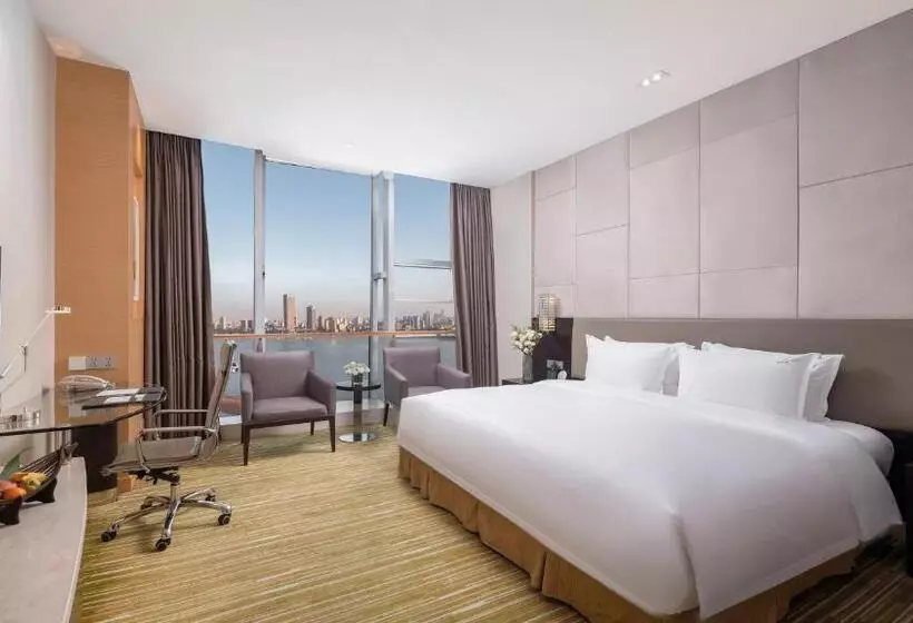 キングサイズベッドのスタンダードルーム, Holiday Inn Nanchang Riverside By Ihg