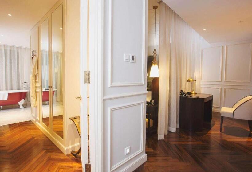 استودیو اجرایی, Des Arts Saigon Mgallery Collection