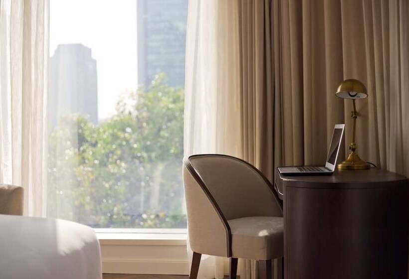 اتاق لوکس با چشمانداز شهر, Des Arts Saigon Mgallery Collection