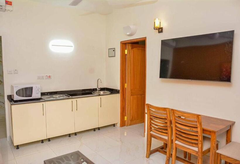 جناح مزود بجاكوزى, Best Western Jangwani Sea Breeze Resort