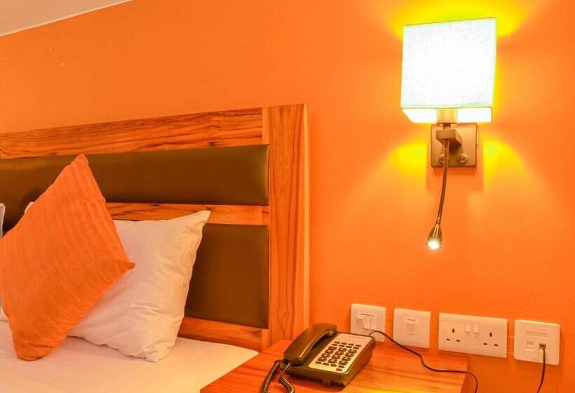 جناح مزود بجاكوزى, Best Western Jangwani Sea Breeze Resort