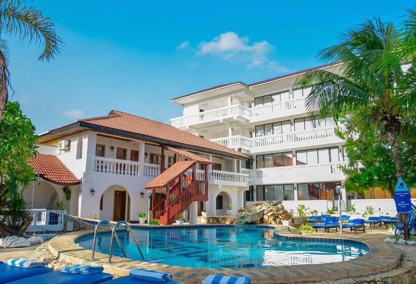 جناح مزود بجاكوزى, Best Western Jangwani Sea Breeze Resort