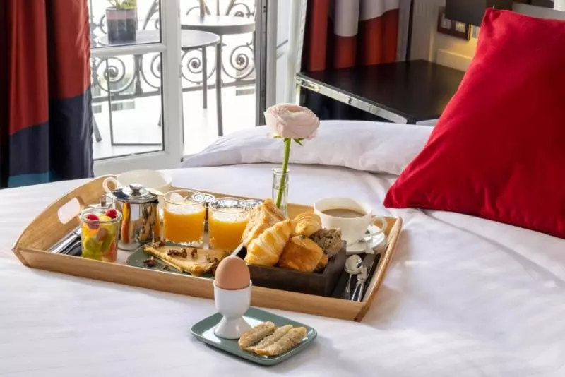 エクゼクティブルーム, Les Matins De Paris & Spa